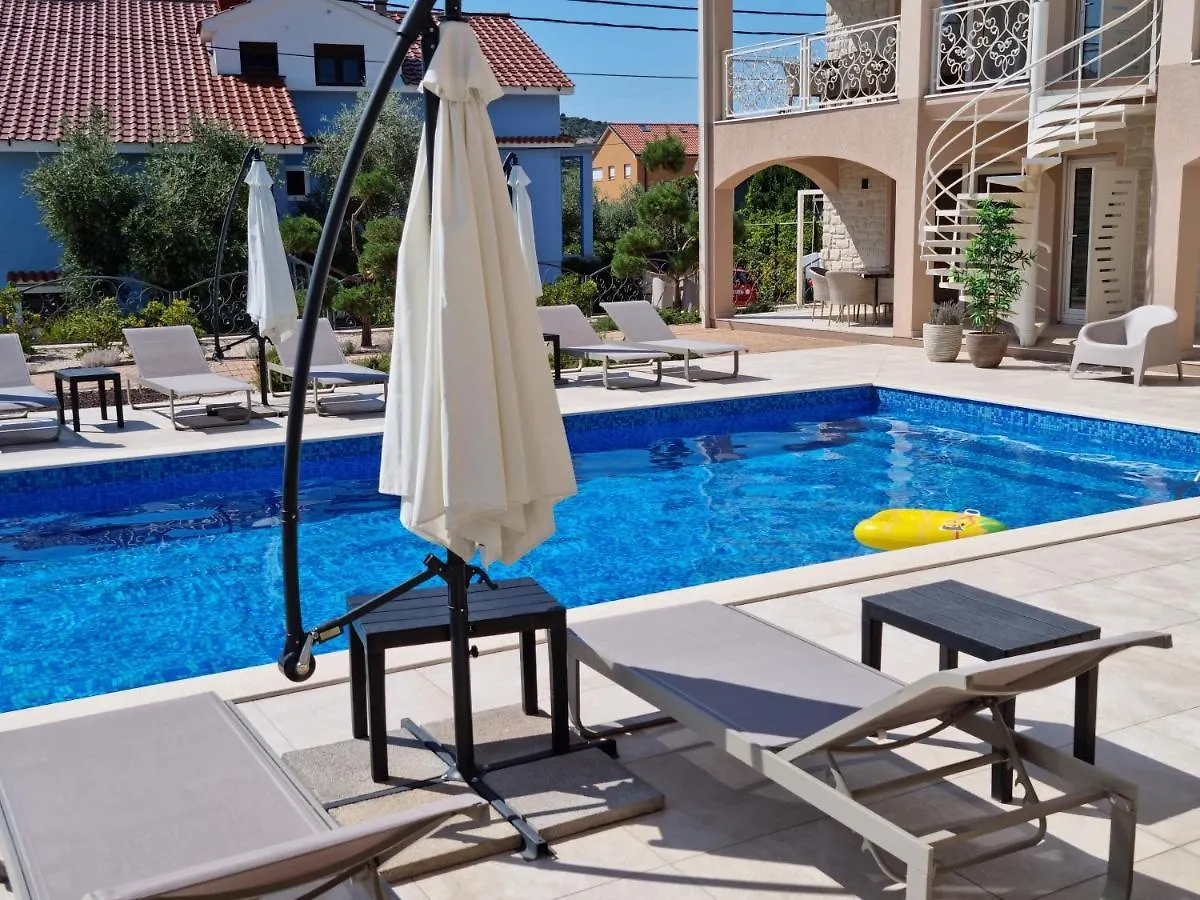 Villa Luka Lopar